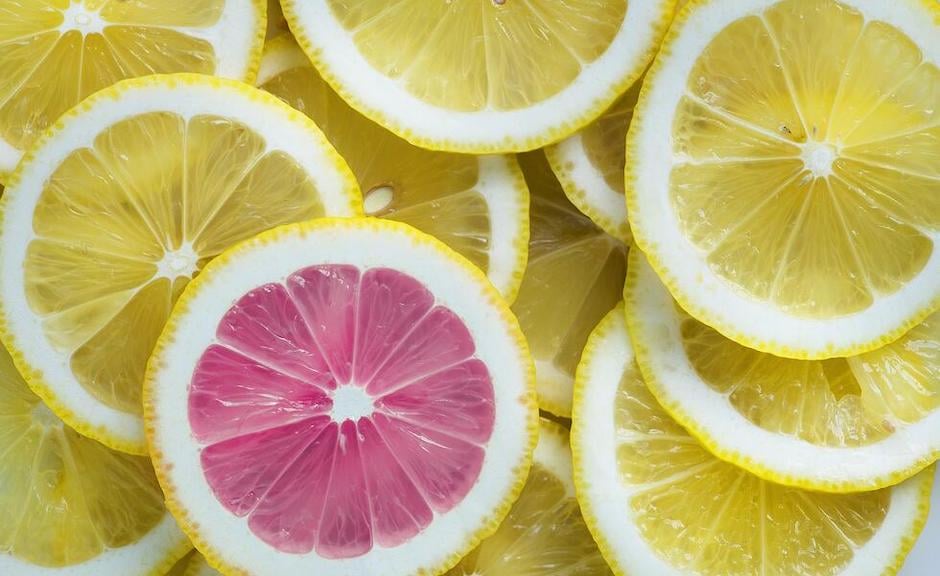 yellow lemon slices and one pink slice